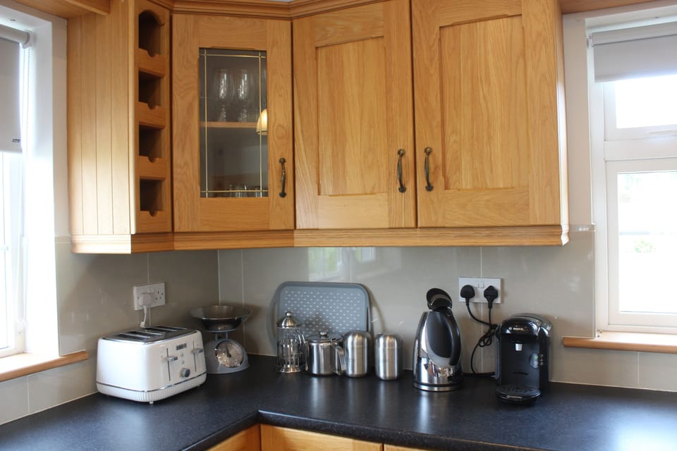 Kitchen - dishwasher microwave Fridge freezer, toaster, Air fryer, kettle 