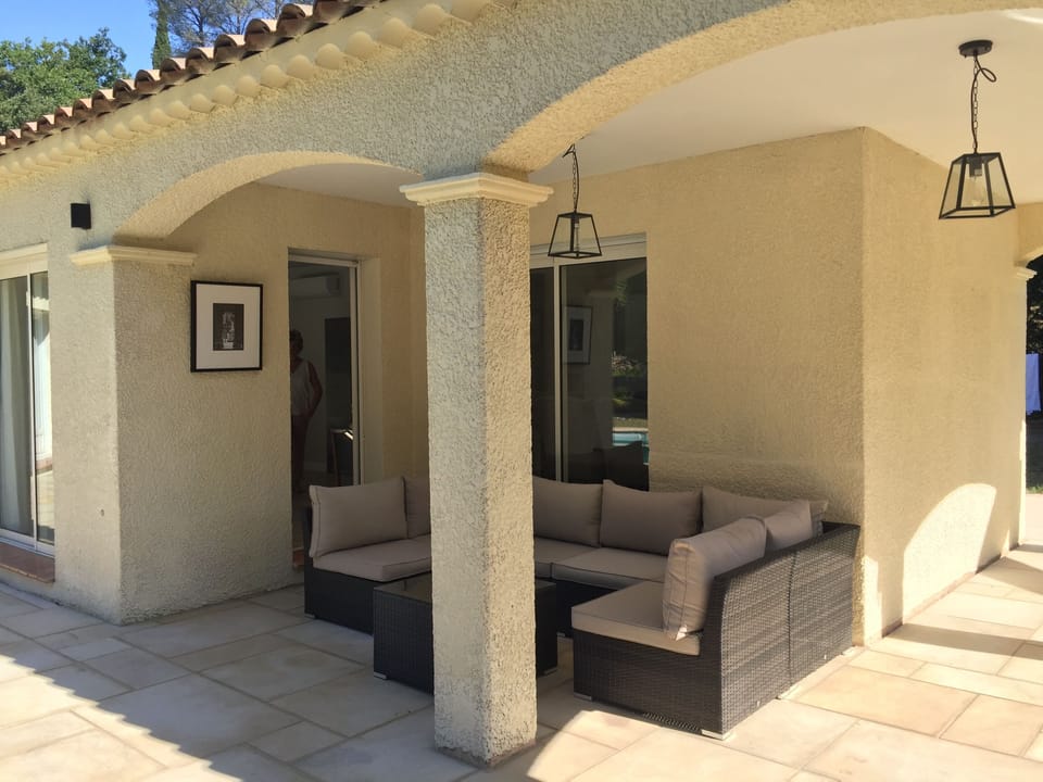 Outdoor sitting room