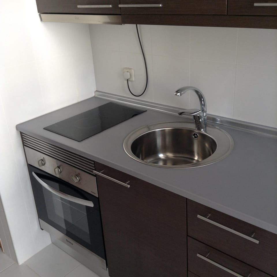 Induction hob and oven