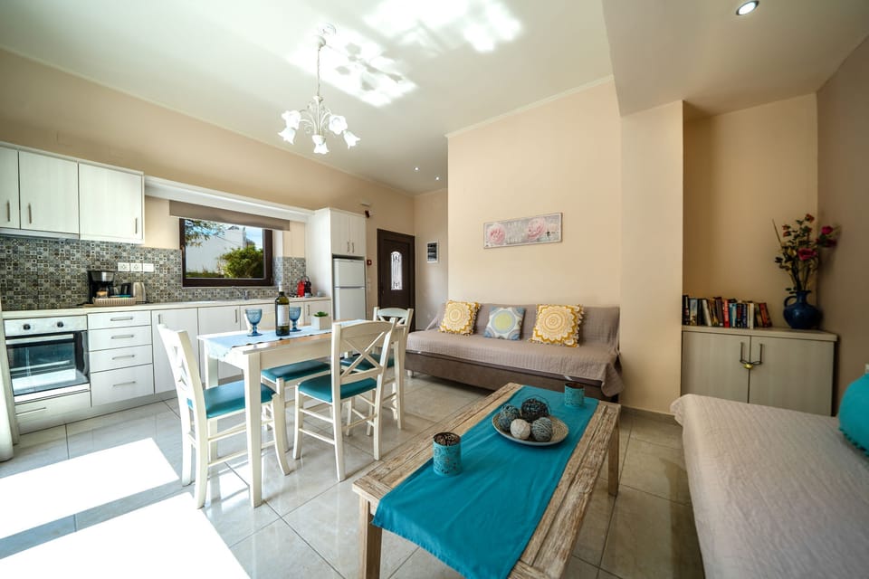 Iro Boutique Home 1