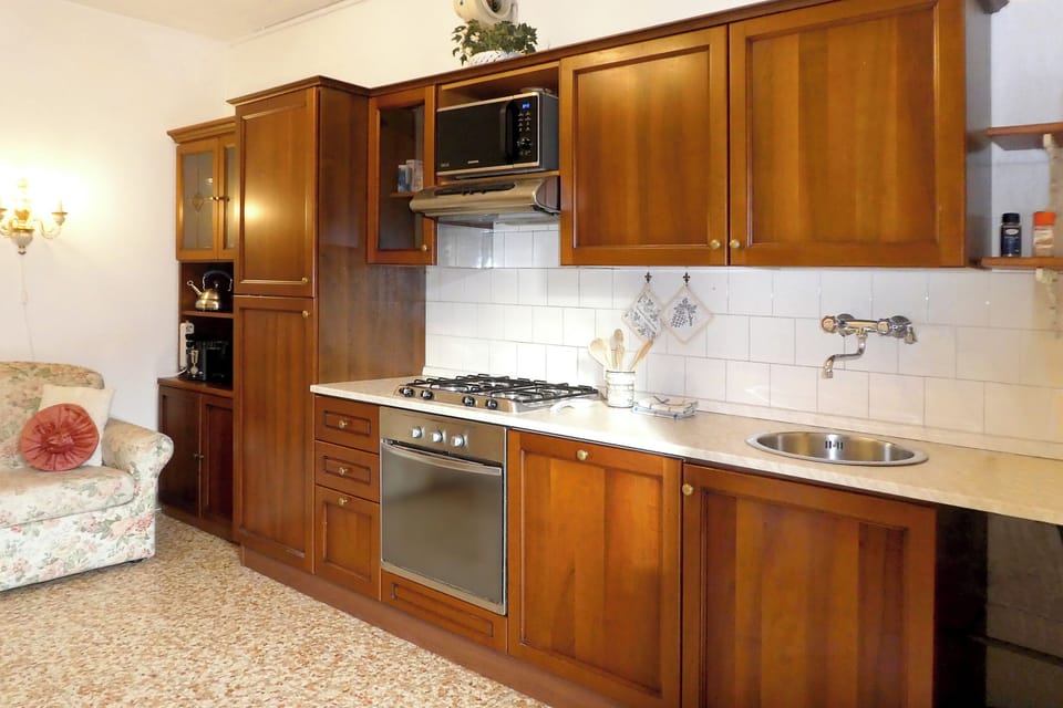 Fully equipped kitchen