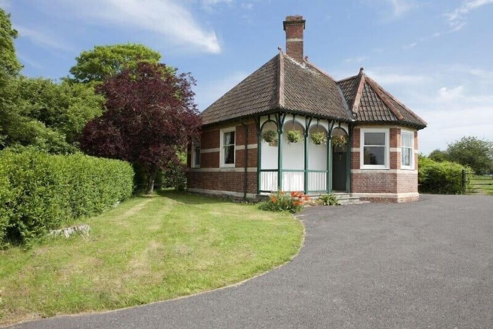 Outside showing the driveway into Hinton Lodge