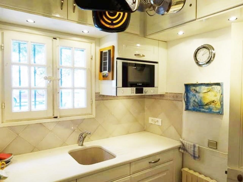 All new Kitchen, with all latest appliances