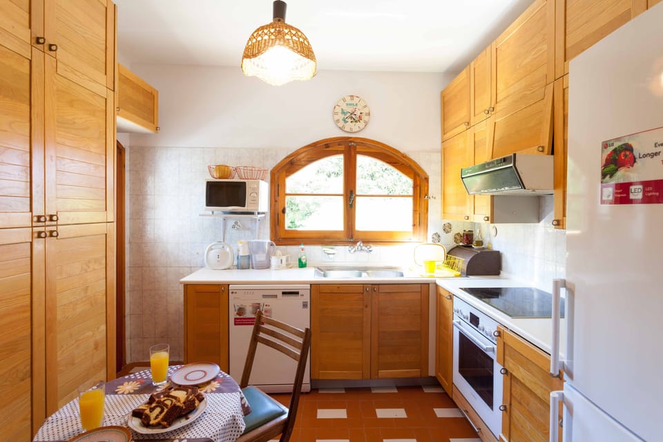 The ground floor kitchen.