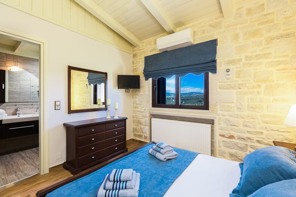 Towels, linen, blankets and covers provided!