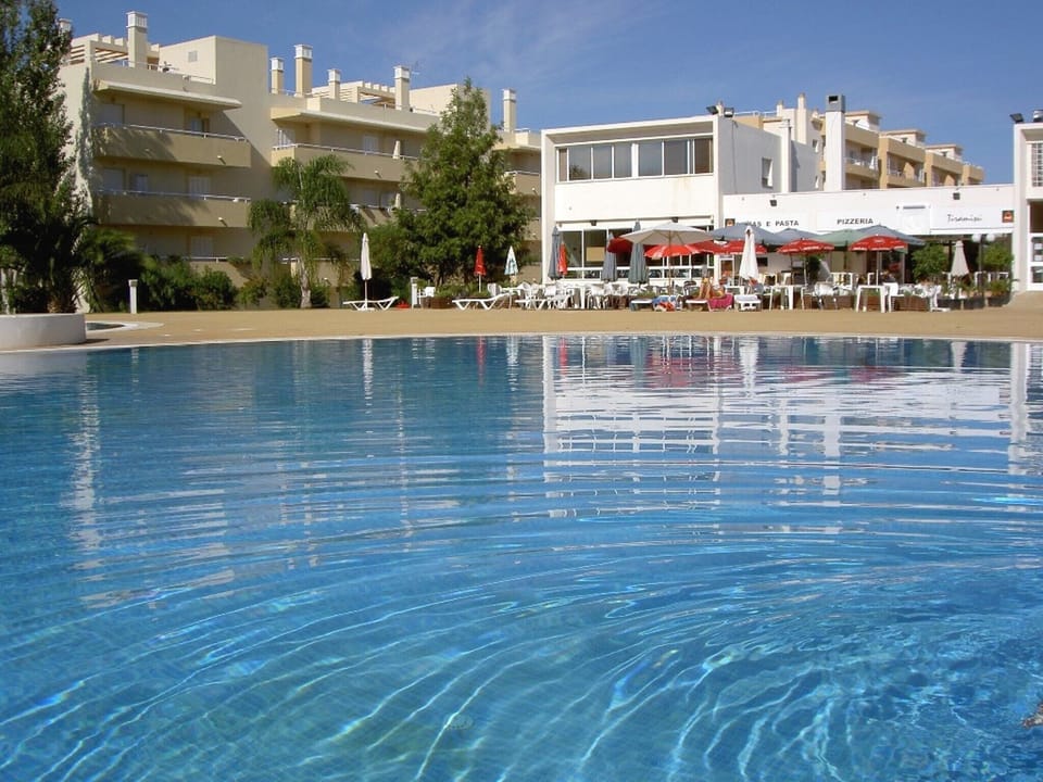 Shaped pool
