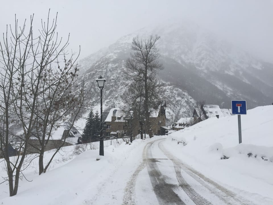 Snow and ski sports