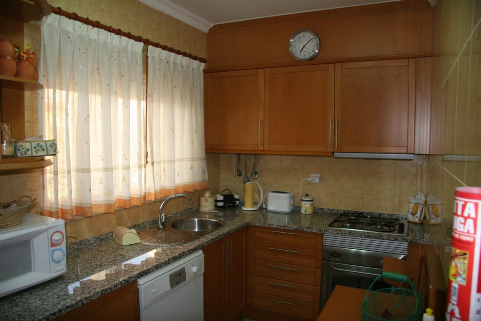 Fully equipped kitchen