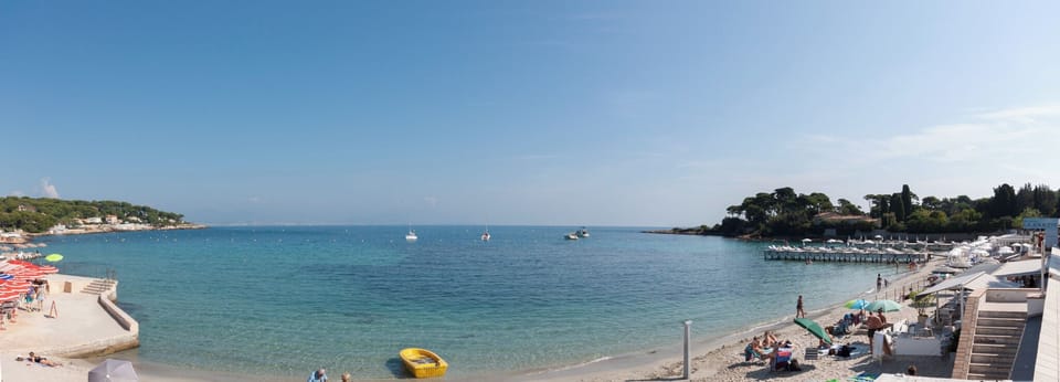 Garoupe beach close by. Both public and private beaches