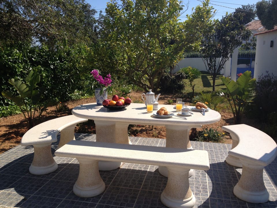lovely place to eat and enjoy the pool