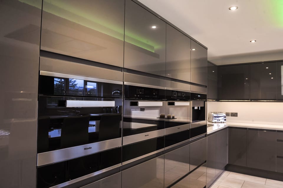 Full range of modern integrated Miele appliances 