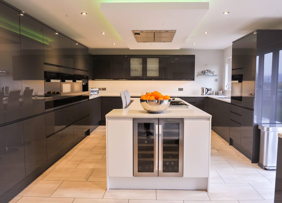 Massive kitchen with all modern appliances 