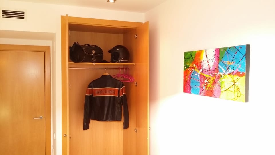 wardrobe in 'bedroom II'
