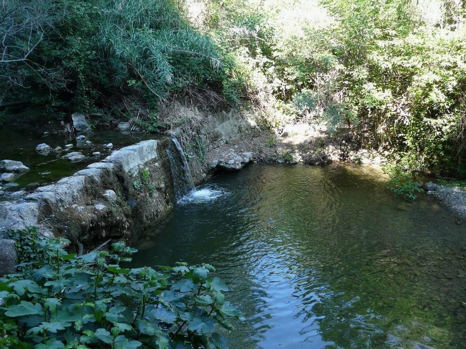 beautiful accommodation in a quiet location and with a huge garden, M2 Apartment in Tuscany