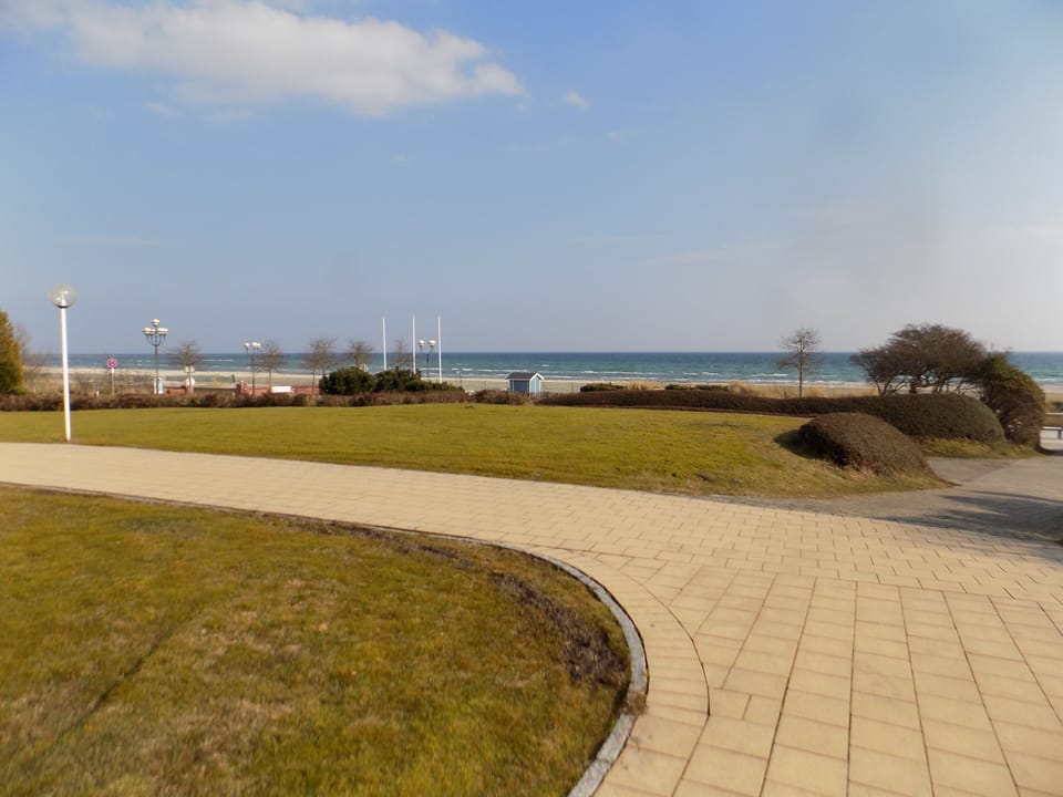 Modern beach apartment in the 1st row, 12 sqm SW balcony, swimming pool, sauna, WLAN Apartment in Grömitz