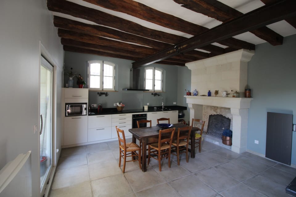Kitchen
16th century beams