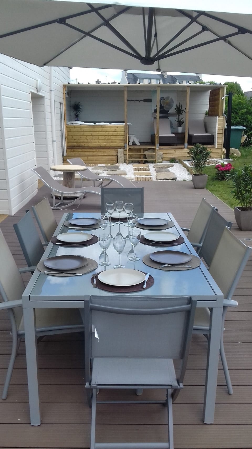 Outdoor dining