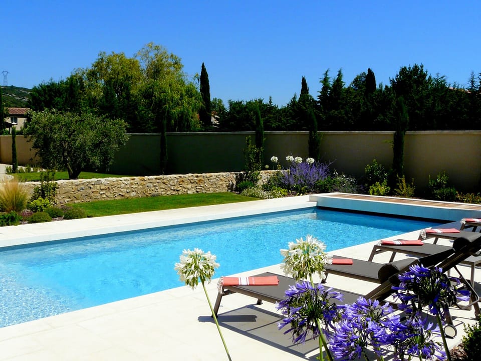 rental Provençal farmhouse with swimming pool 4 bedrooms 4 bathrooms