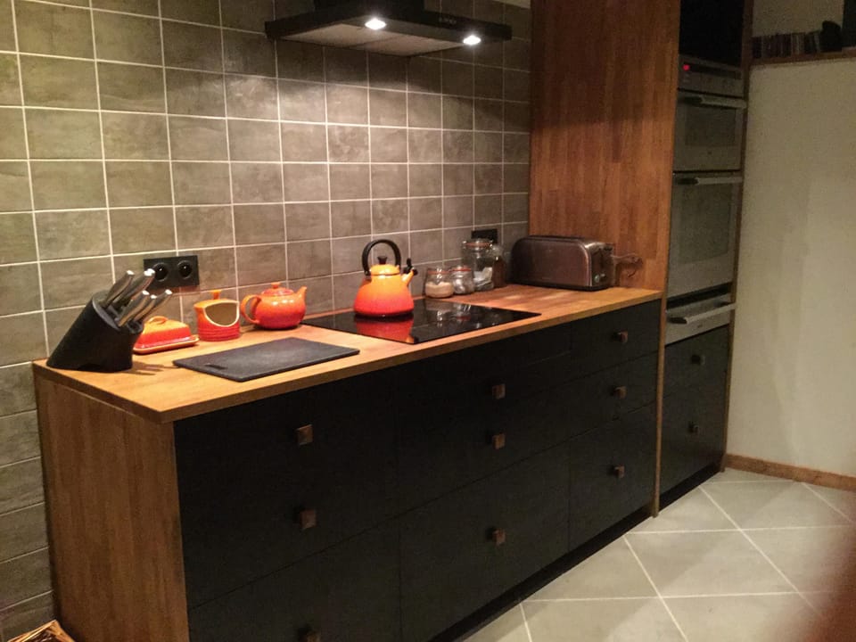 Feel at home. Nothing lacking in the kitchen: double oven, plate and more...