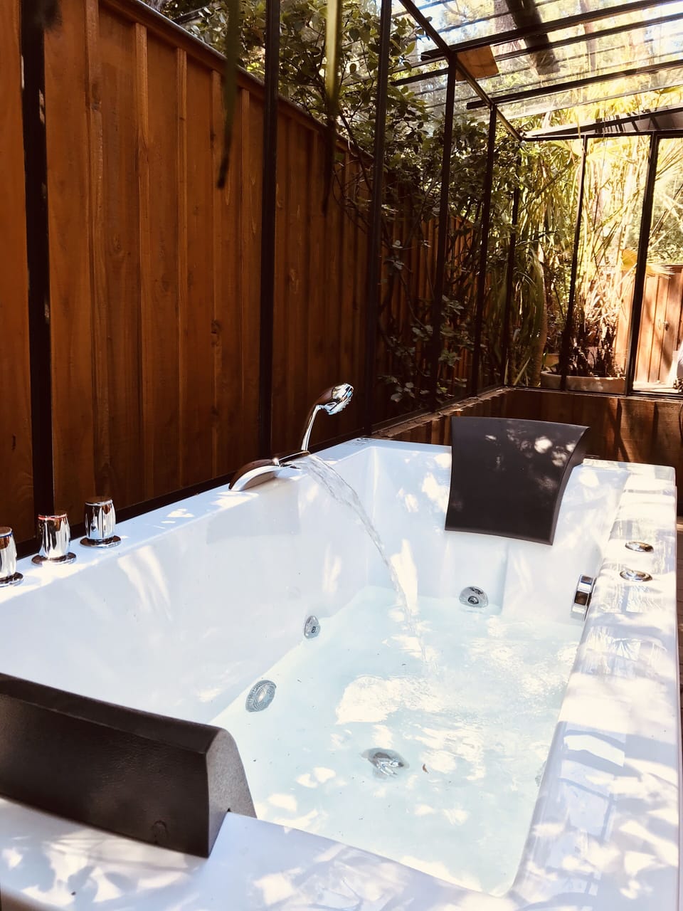 Outdoor spa tub