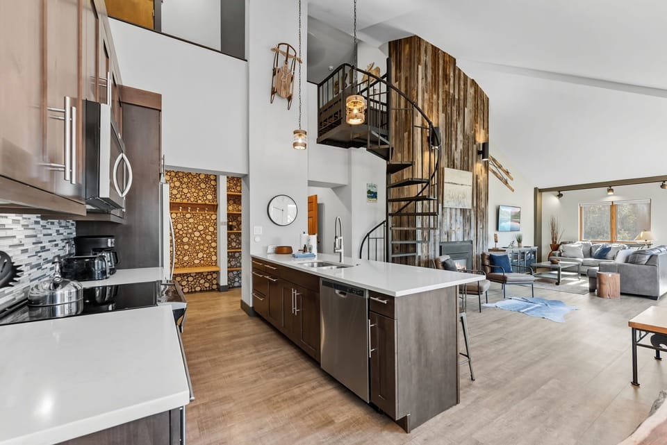 Kitchen, main level