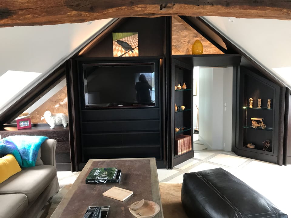 Bookshelves in the lounge 