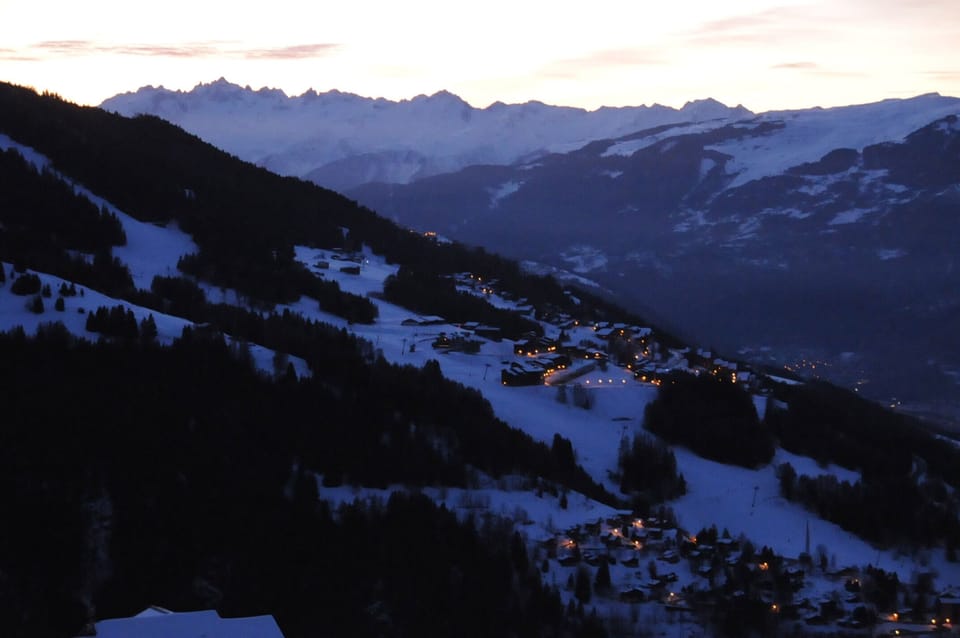 View from the apartment by night (view of Montchavin Les Coches - La Plagne)