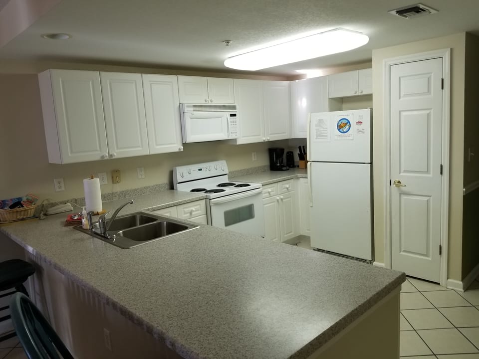  FULLY-EQUIPPED             KITCHEN