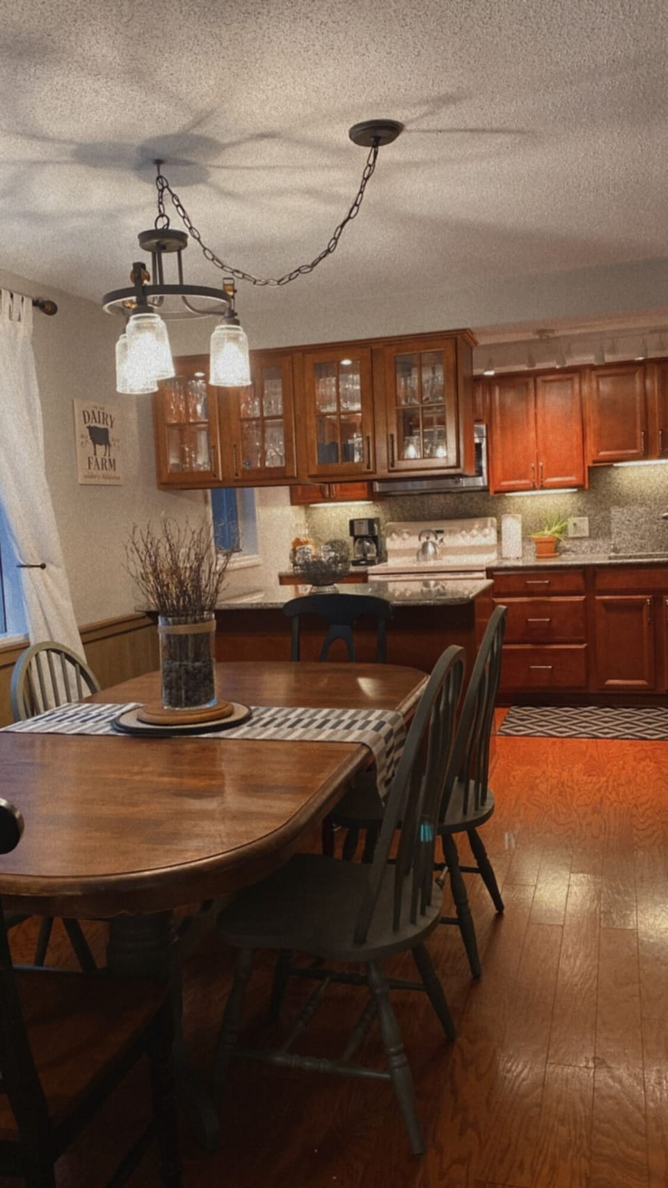 Dining room area 