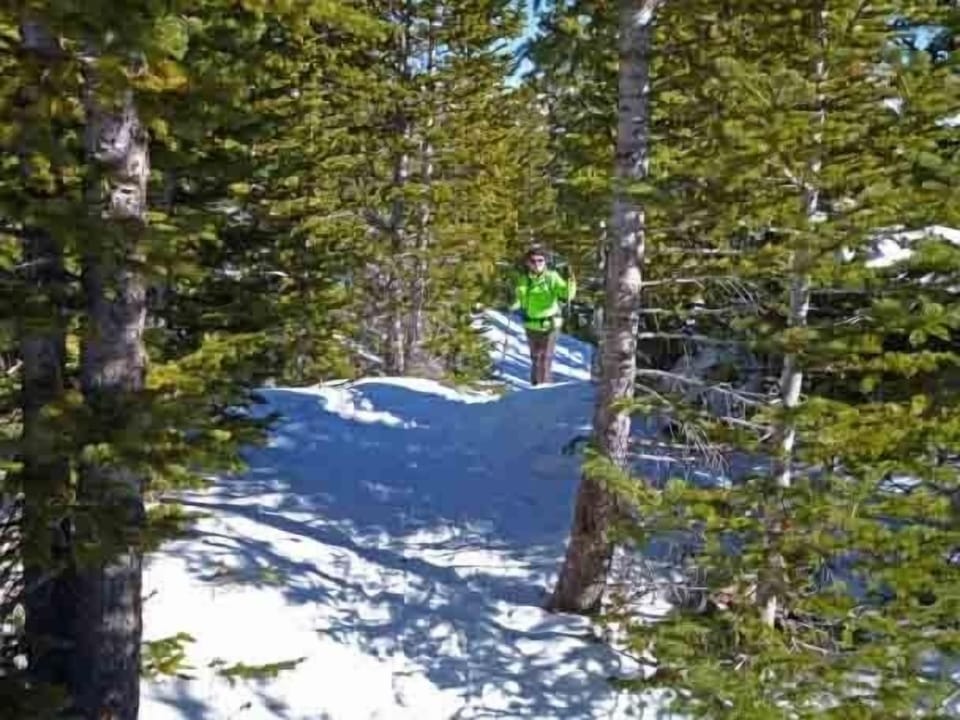 Snowshoeing to Mohawk Lakes