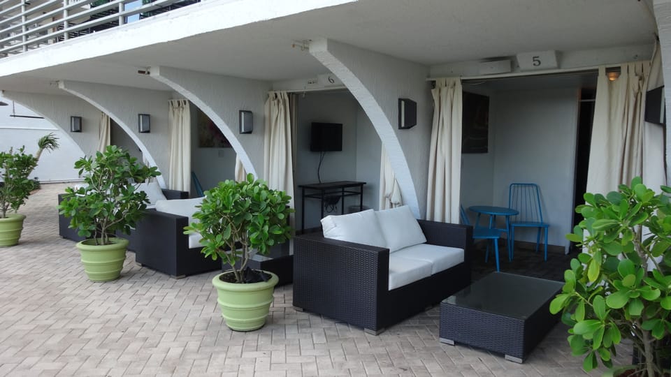 These suited may be rented at the front desk.Please ask the front desk for price