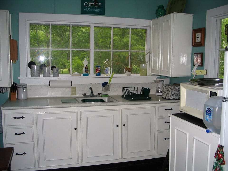 The kitchen area--the fridge is just out of the frame on the right.
