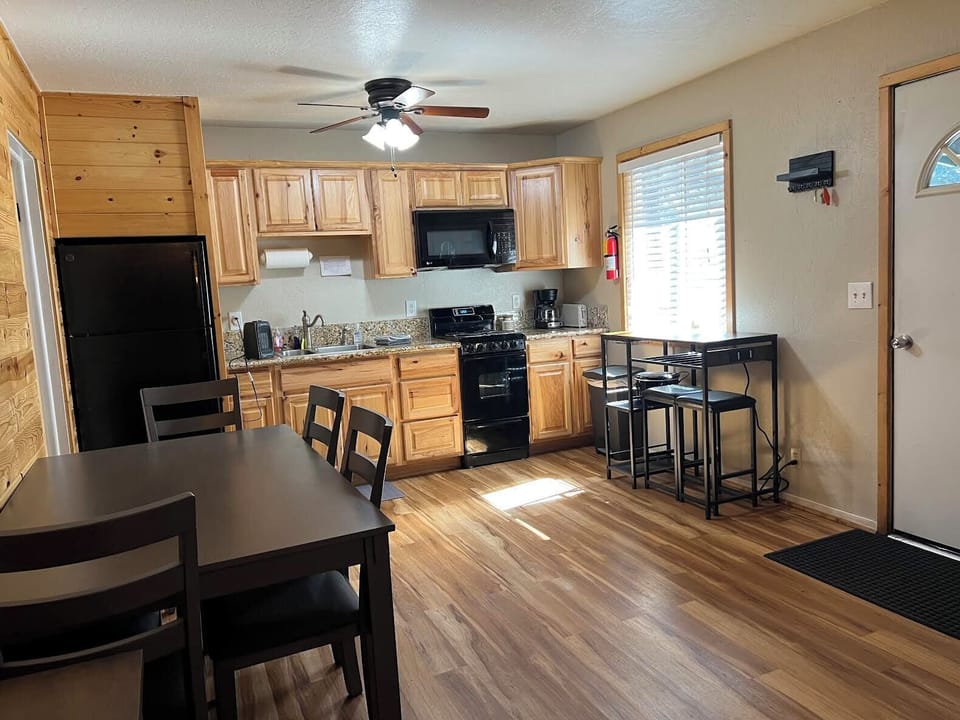Kitchen & Dining Table