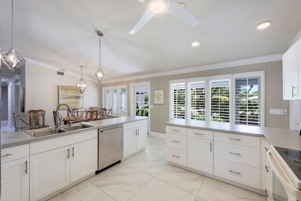 Fully equipped kitchen