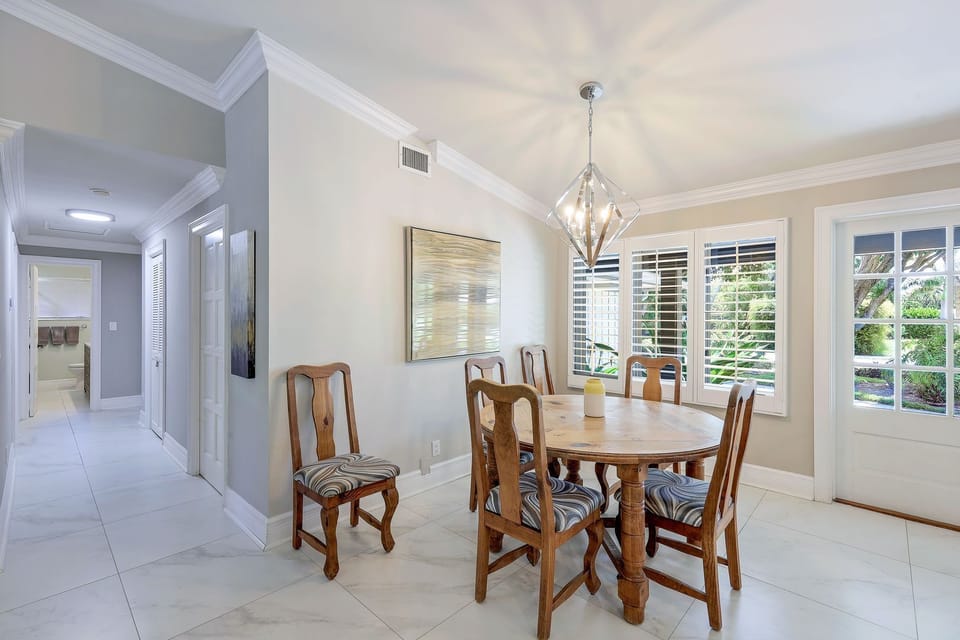Breakfast area
