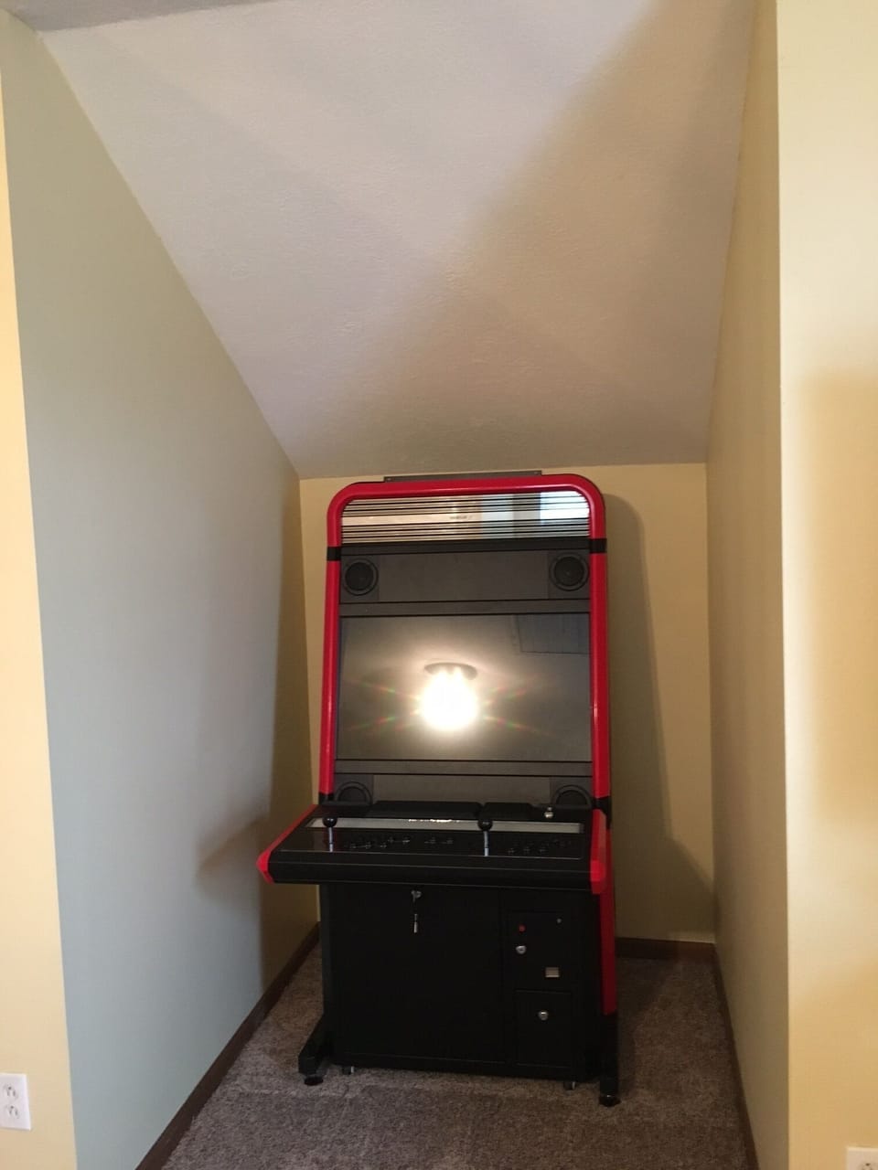 Arcade system in loft w/ 2000+ games