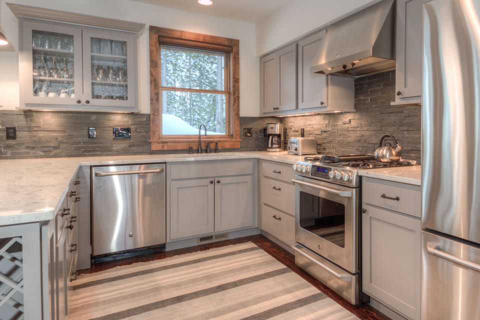 Kitchen- 6 gas burner range