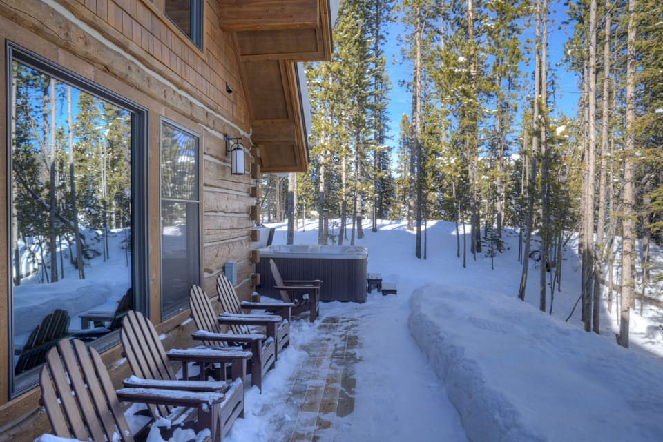 Private deck and extra-large hot tub