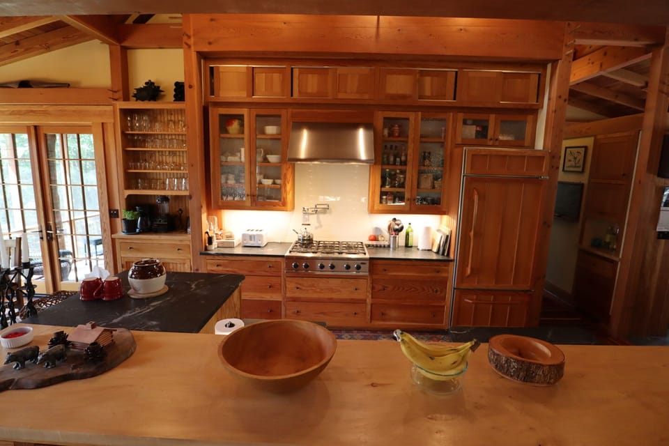 Gourmet kitchen - double oven, six burner stove, plenty of dishes and tools