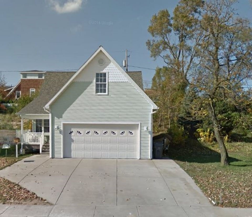 Near Beach Cottage
"REDUCED RATES"