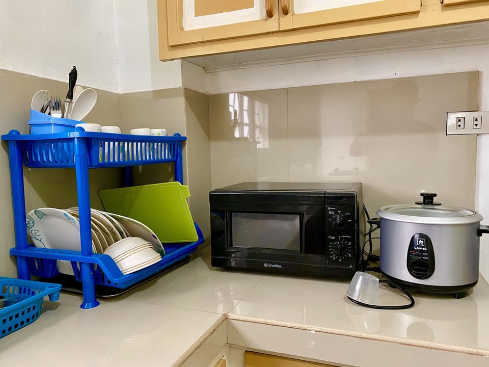 Microwave / rice cooker & tablewares