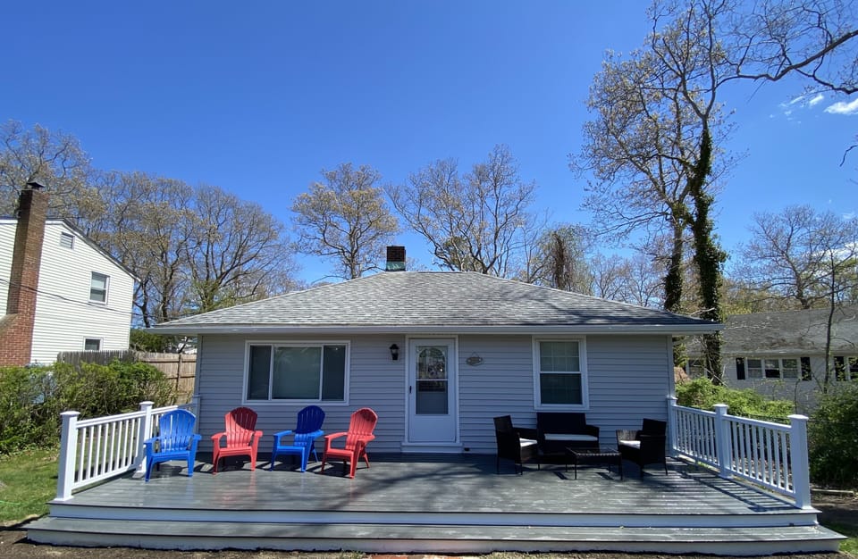 Brand new 10’ front porch & new vinyl siding. 