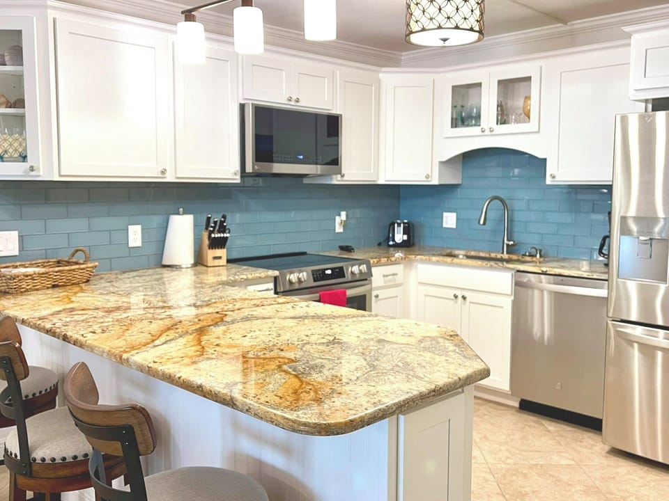 Gourmet kitchen to prepare meals.