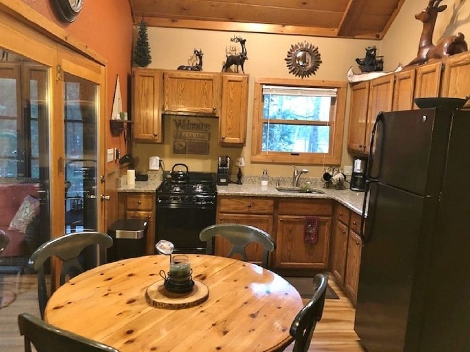 Fully stocked kitchen with everything you need
