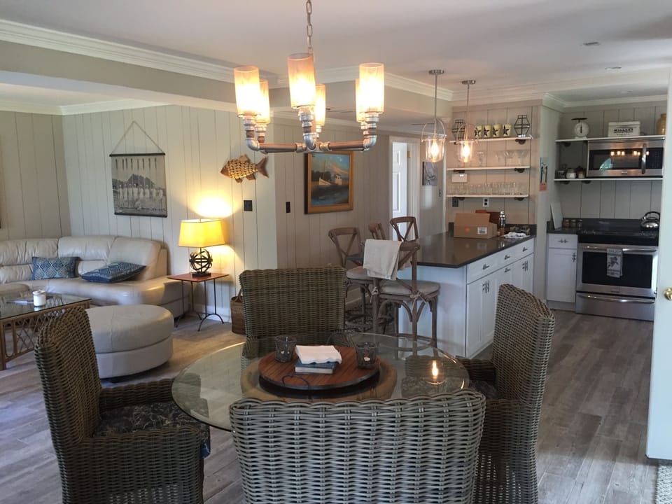Lower level kitchen and dining