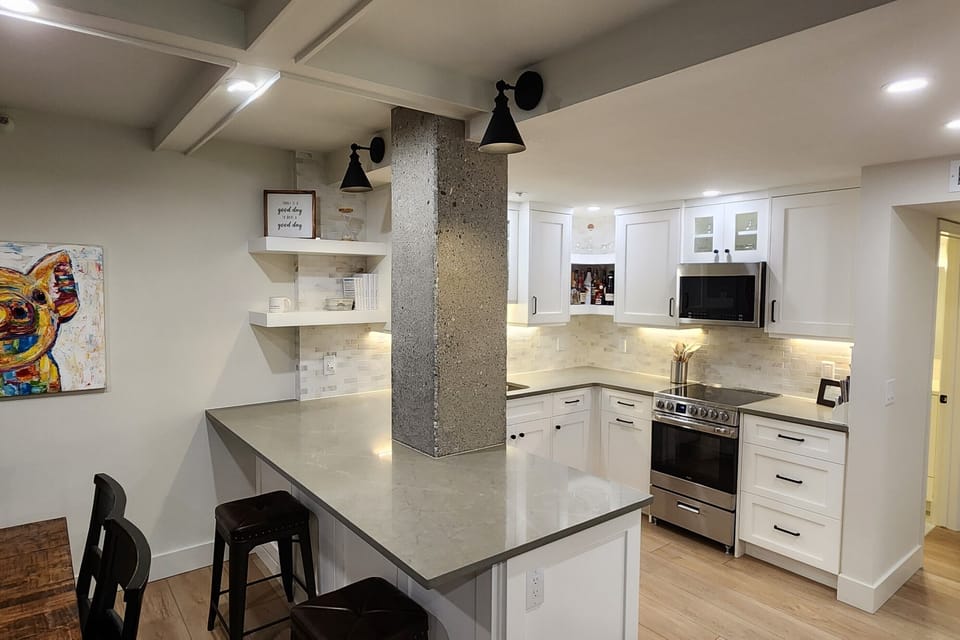 Kitchen - Very, very well equipped, wine cooler