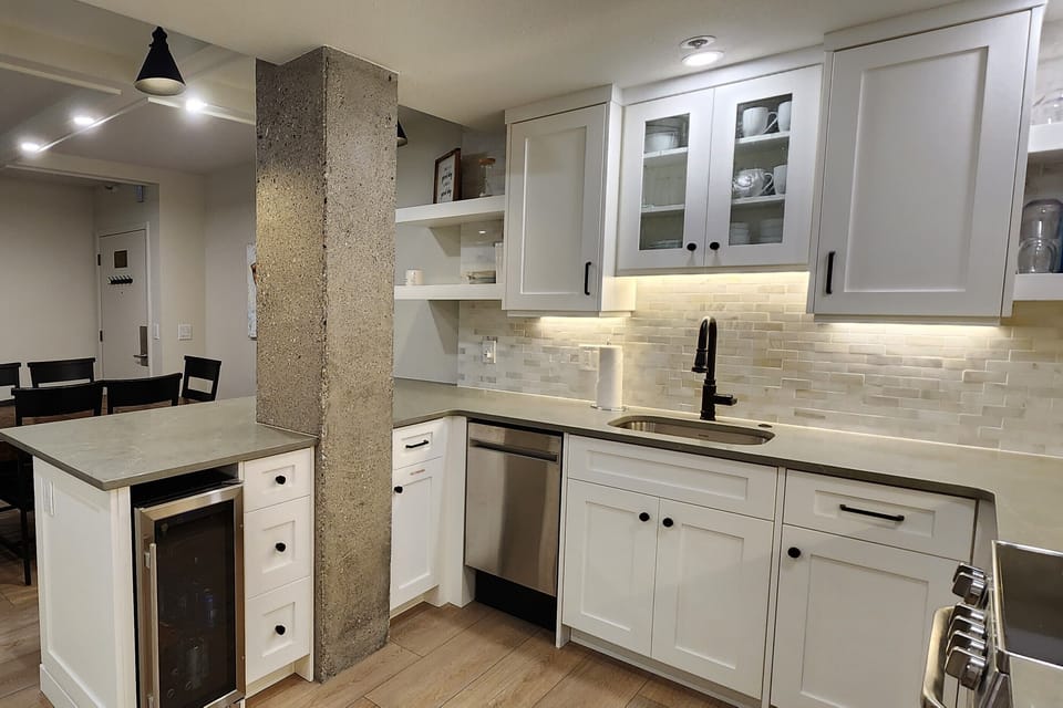 Kitchen - Very, very well equipped, wine cooler