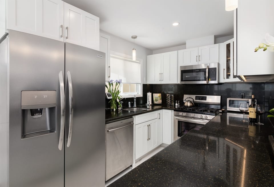 Fully equipped kitchen for easy group meals and entertaining