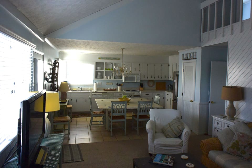 Open Transition from Living Room to Kitchen and Dining Area