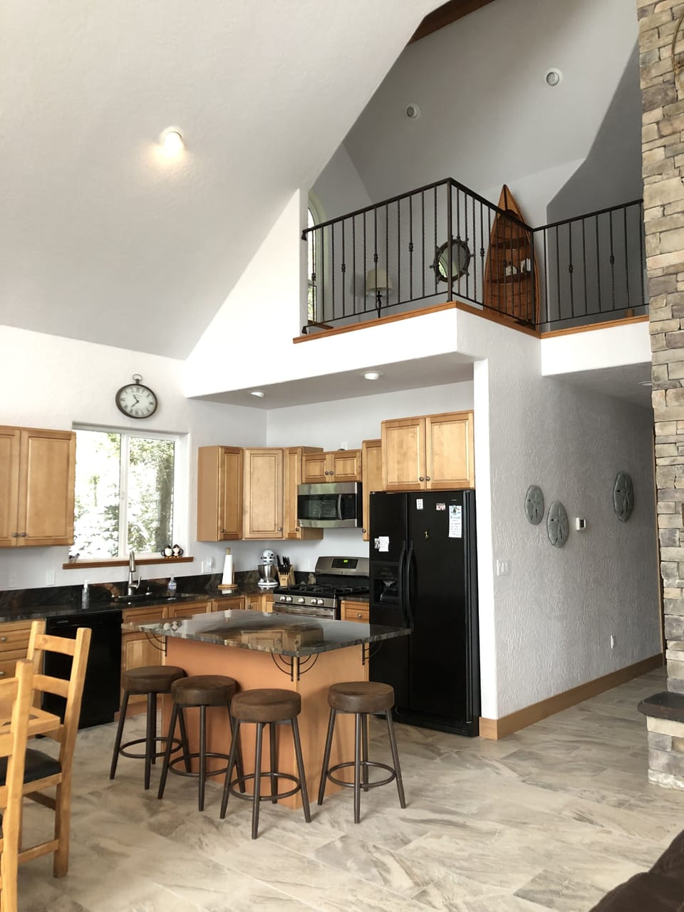 Kitchen & loft
